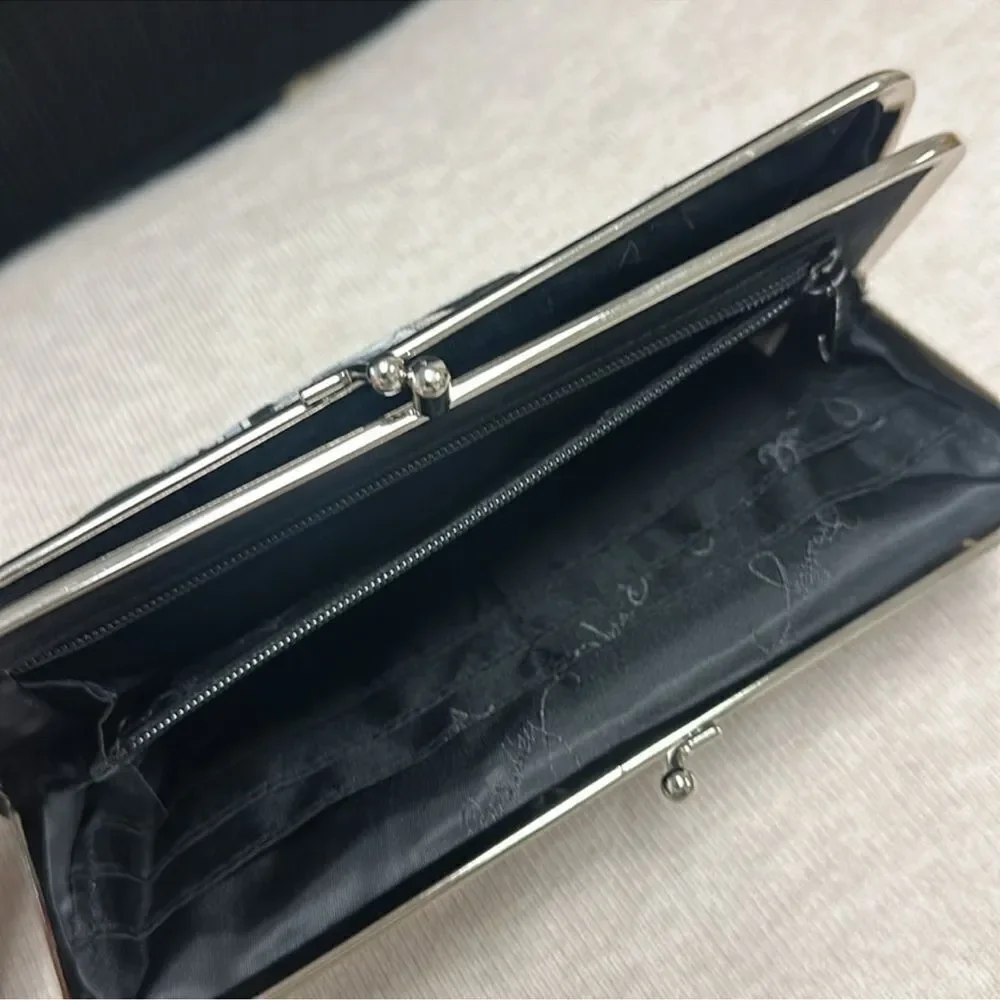 VB Camellia Black Ivory Tan Gray Floral Quilted Cotton Kissing Wallet